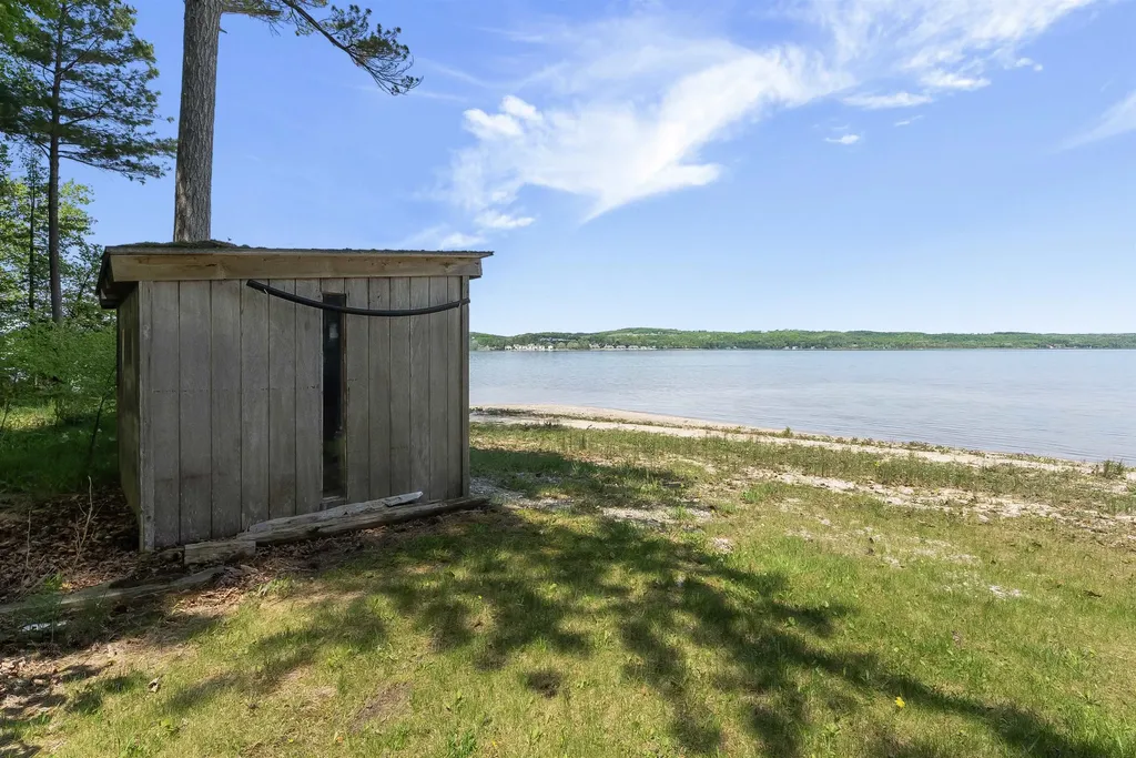 737 S Stony Point Road Suttons Bay Township MI 49682