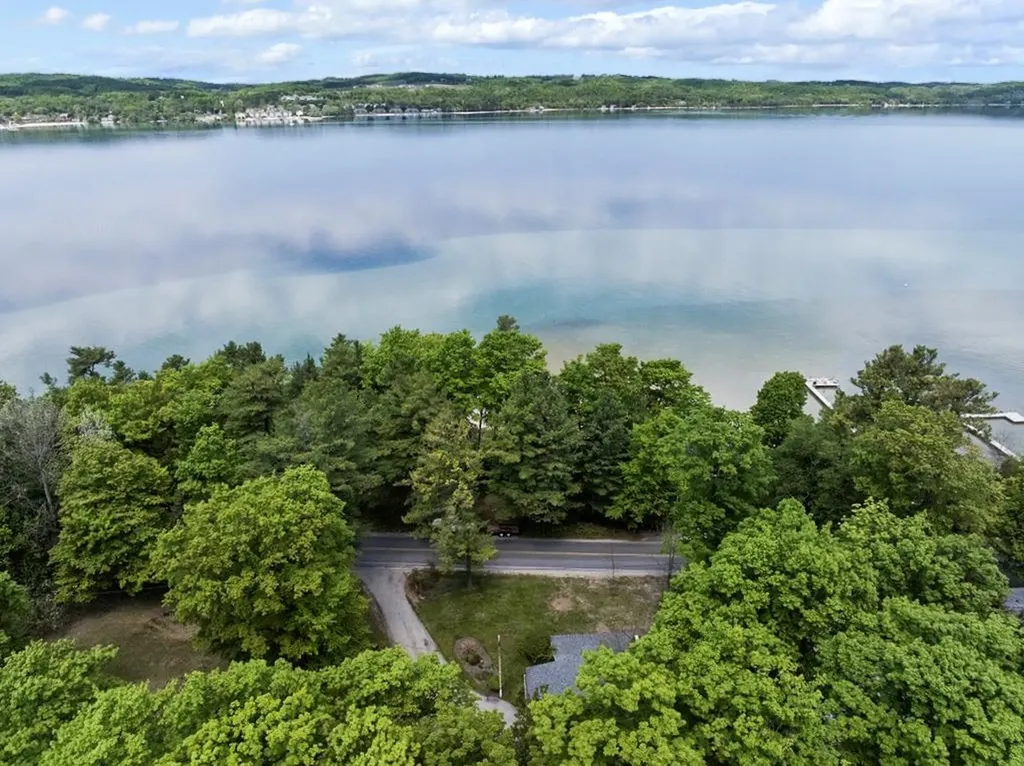 737 S Stony Point Road Suttons Bay Township MI 49682