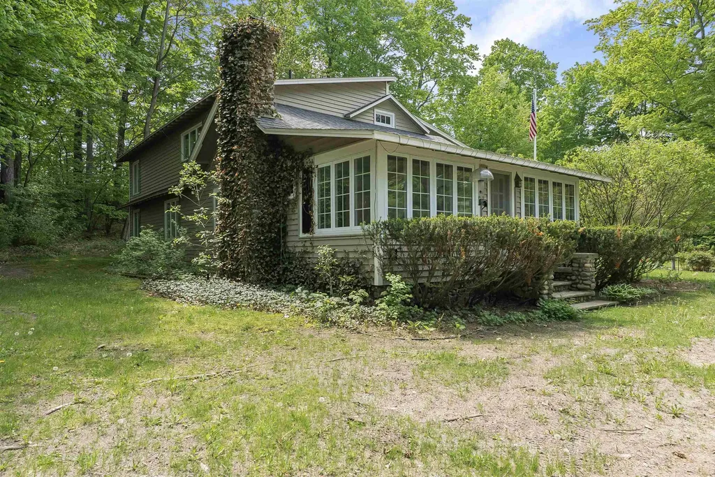 737 S Stony Point Road Suttons Bay Township MI 49682