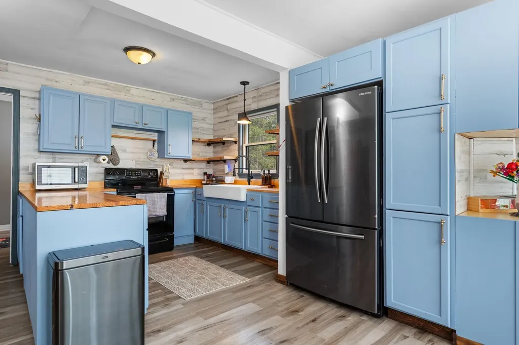 8613 Summit City Road Paradise Township MI 49649