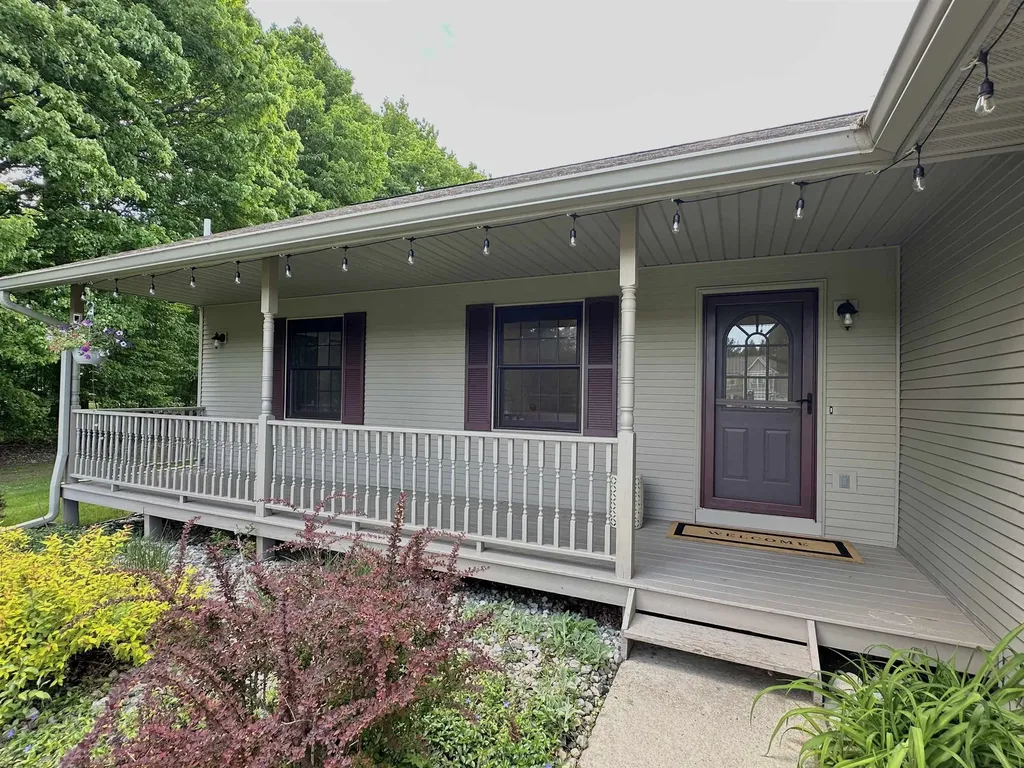 9644 Bobbys Trail Long Lake Township MI 49684