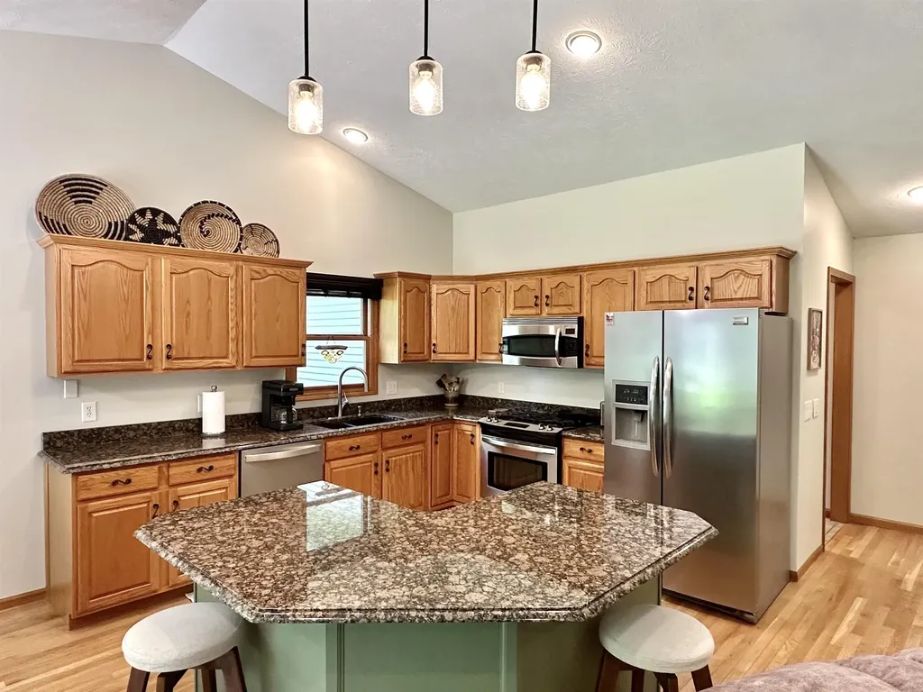 9644 Bobbys Trail Long Lake Township MI 49684