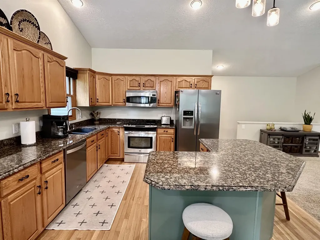 9644 Bobbys Trail Long Lake Township MI 49684