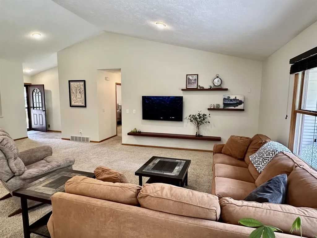 9644 Bobbys Trail Long Lake Township MI 49684
