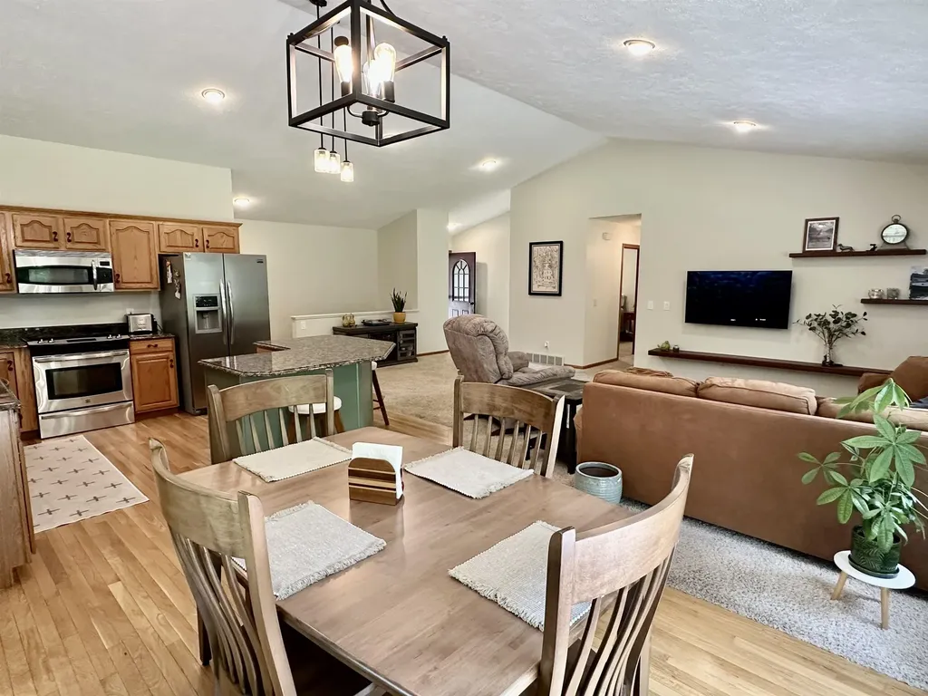 9644 Bobbys Trail Long Lake Township MI 49684