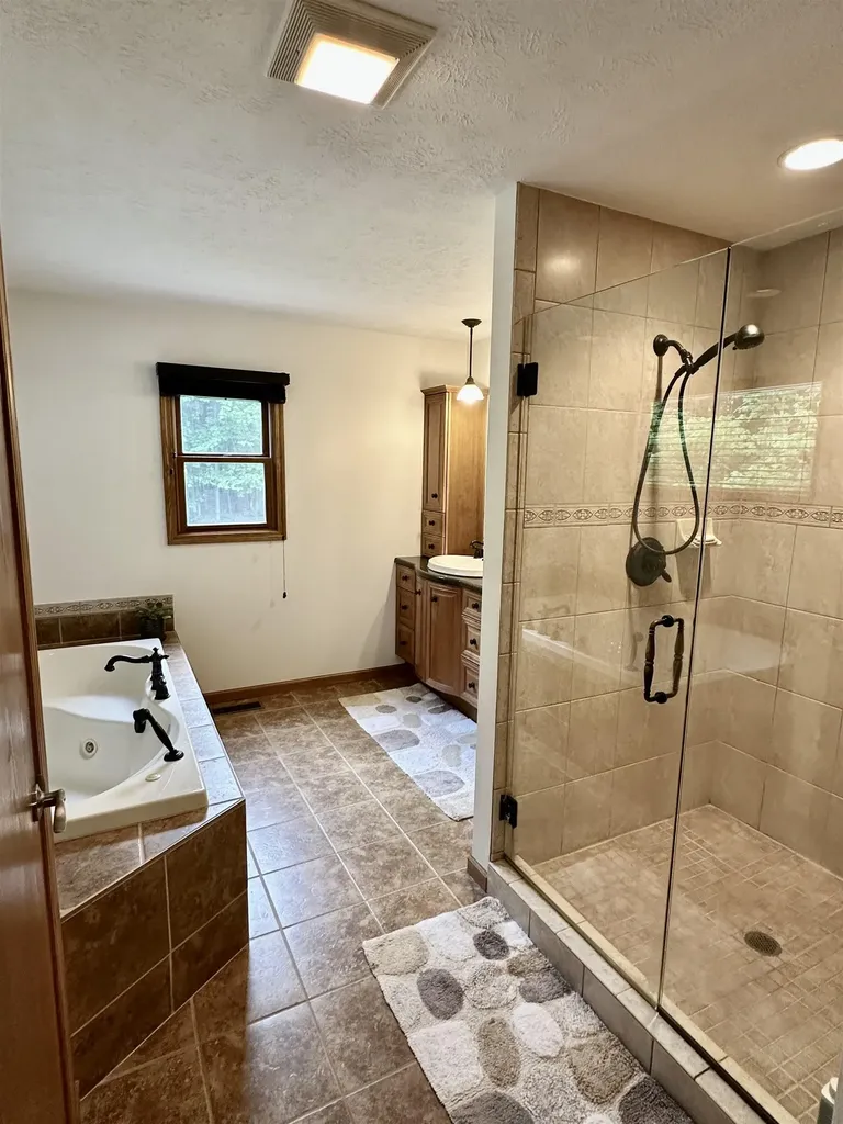9644 Bobbys Trail Long Lake Township MI 49684