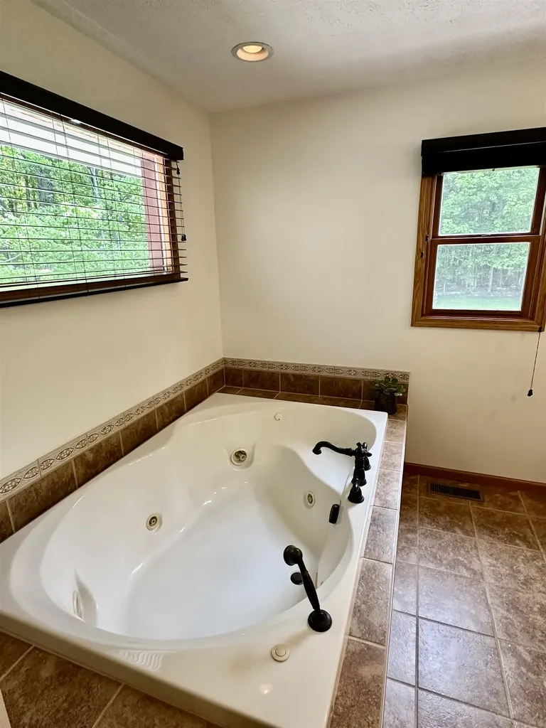 9644 Bobbys Trail Long Lake Township MI 49684