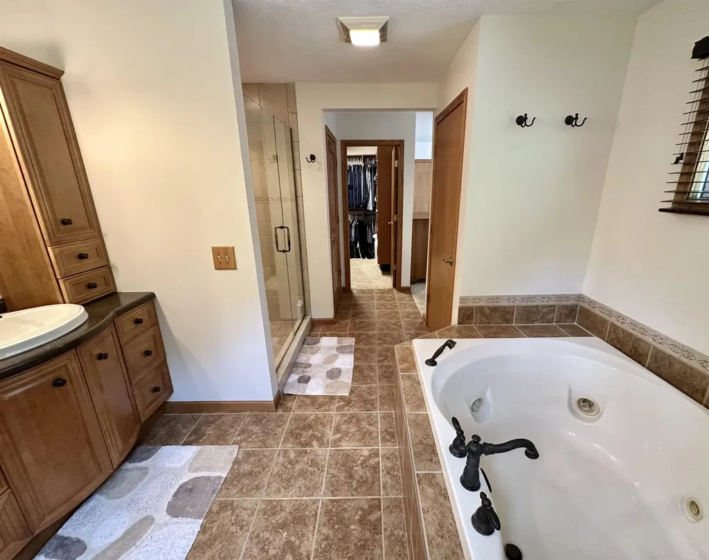 9644 Bobbys Trail Long Lake Township MI 49684