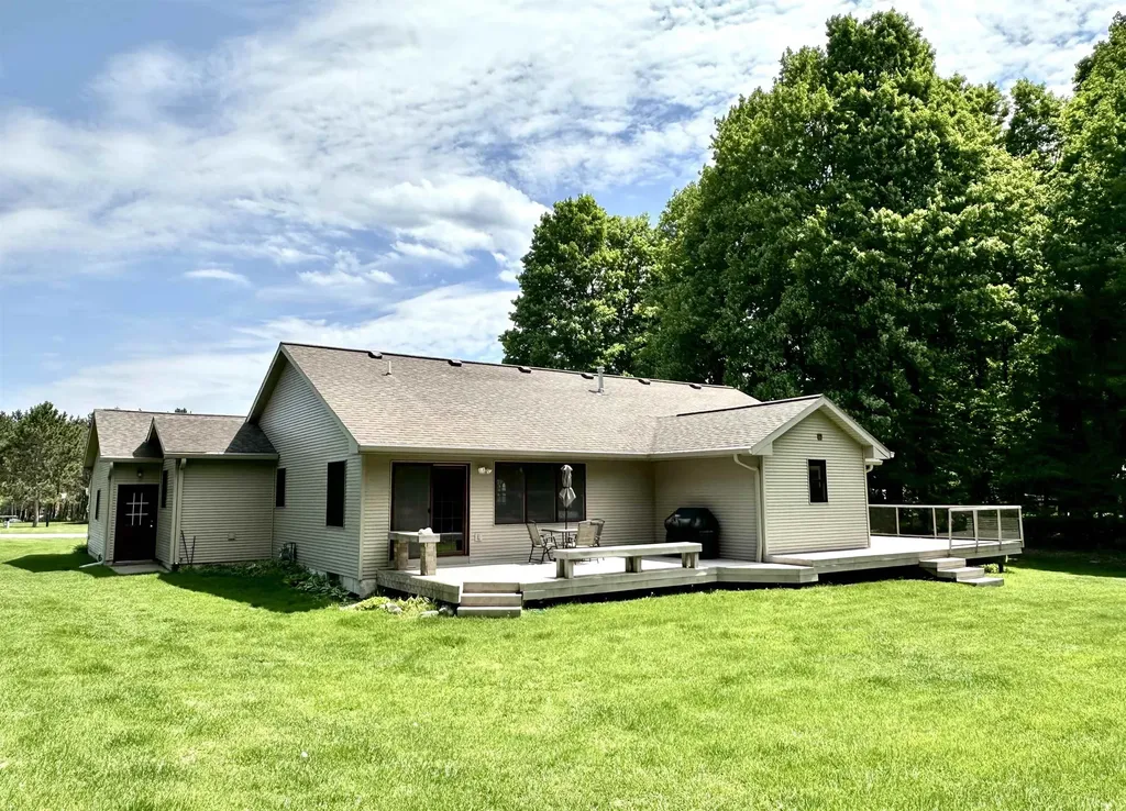 9644 Bobbys Trail Long Lake Township MI 49684