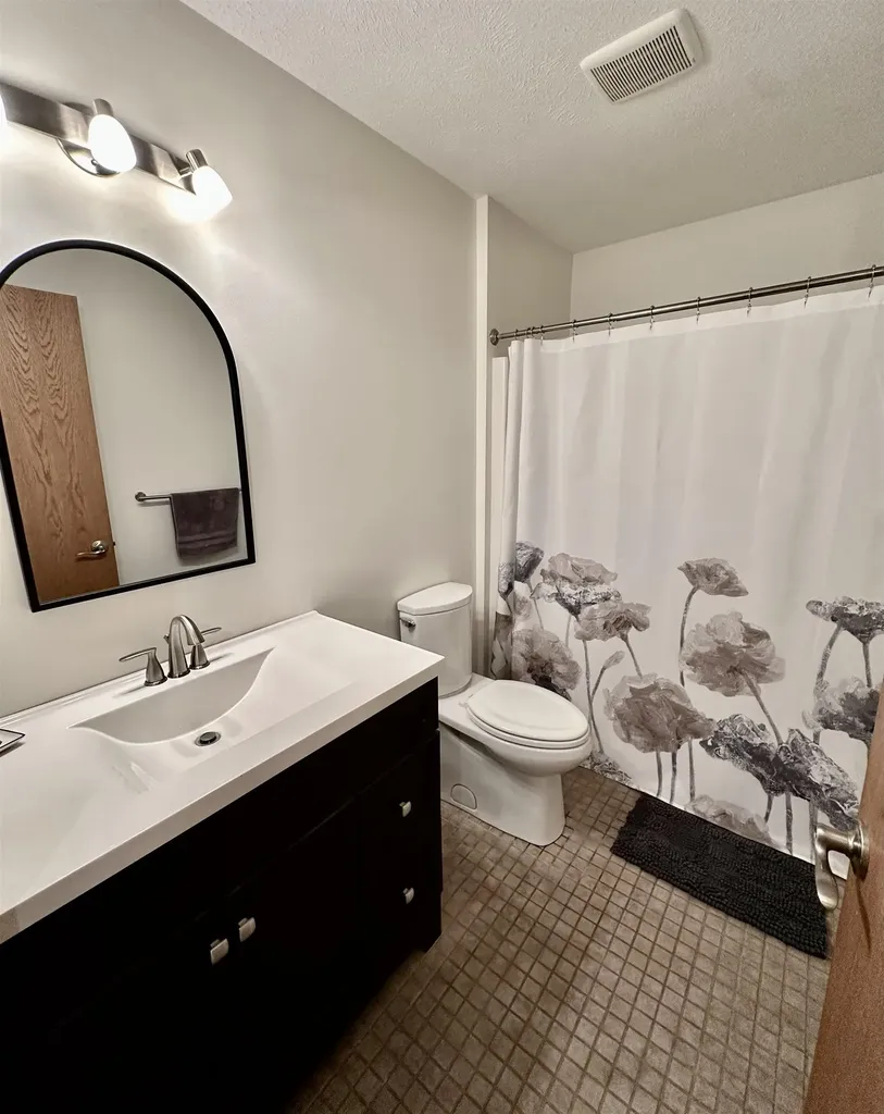 9644 Bobbys Trail Long Lake Township MI 49684