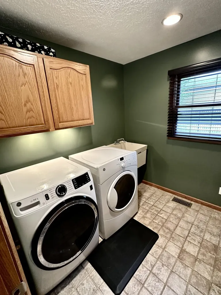 9644 Bobbys Trail Long Lake Township MI 49684