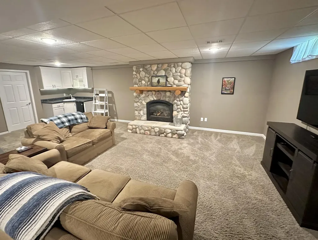 9644 Bobbys Trail Long Lake Township MI 49684