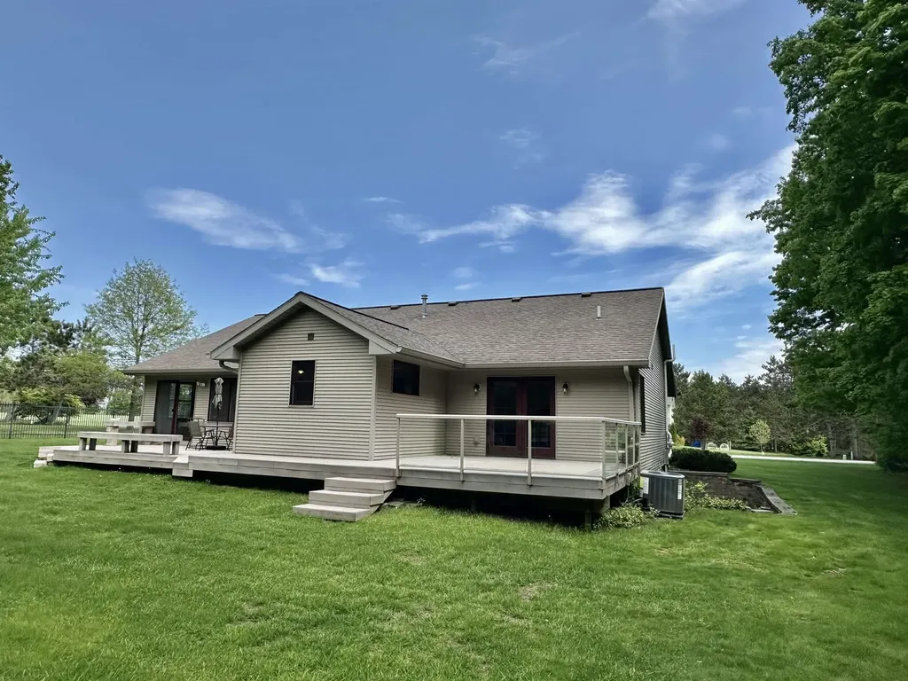 9644 Bobbys Trail Long Lake Township MI 49684