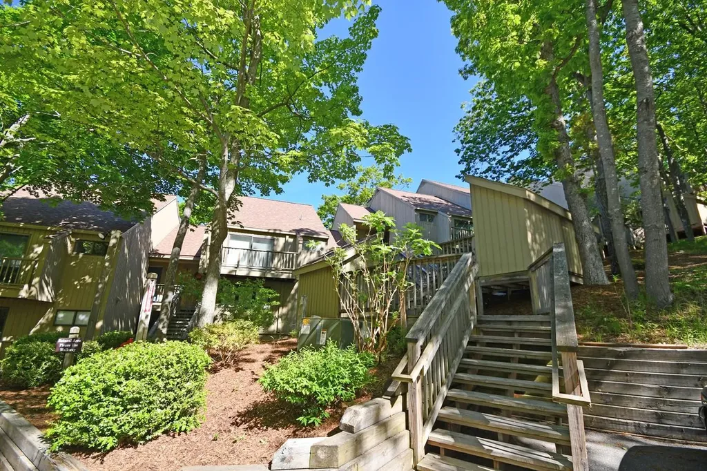 9 Ridge Top Glen Arbor Township MI 49636
