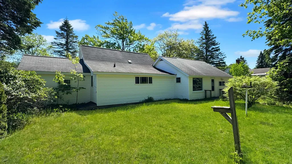 613 Waldo Street Cadillac City MI 49601