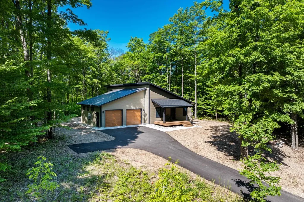 2418 Hawks Eye Drive Kearney Township MI 49615