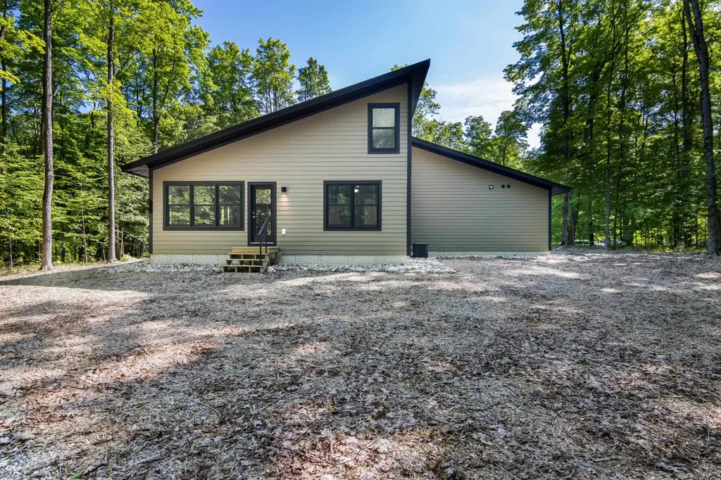 2418 Hawks Eye Drive Kearney Township MI 49615