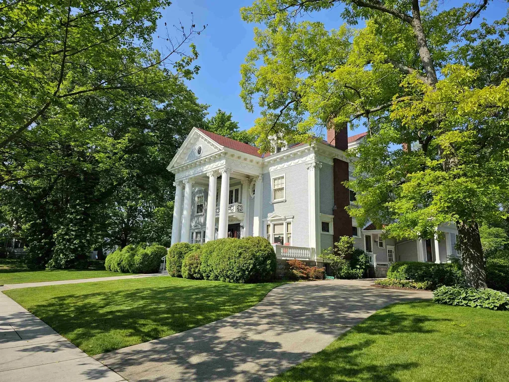 230 Wellington Traverse City City MI 49686