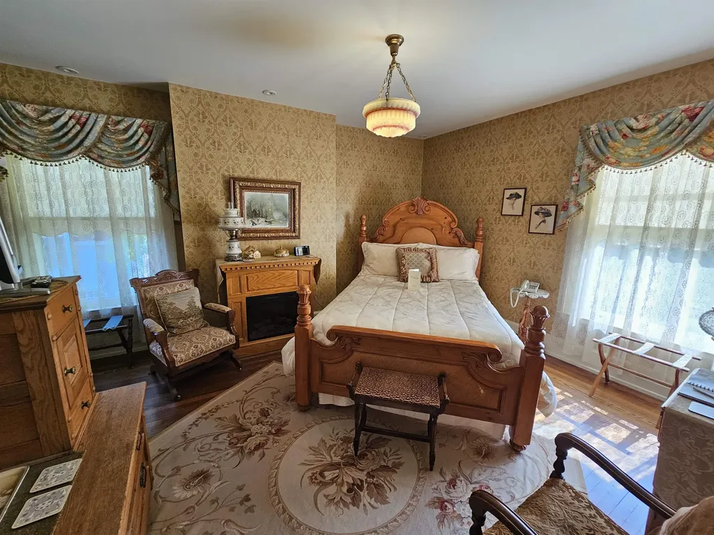 230 Wellington Traverse City City MI 49686