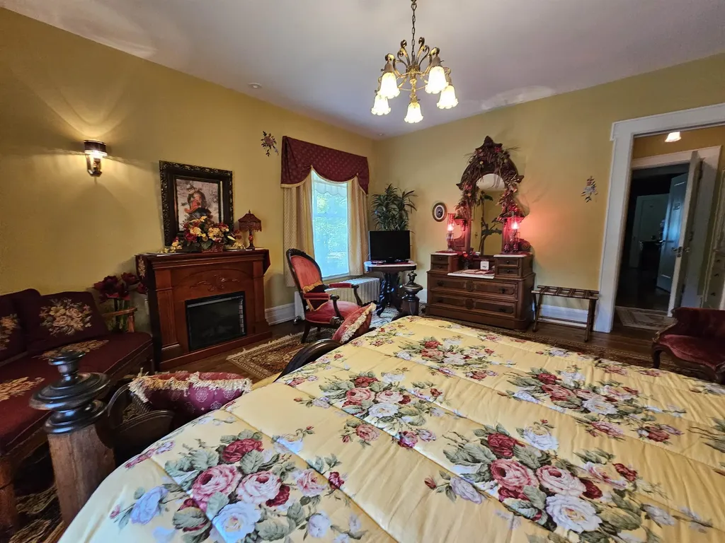 230 Wellington Traverse City City MI 49686