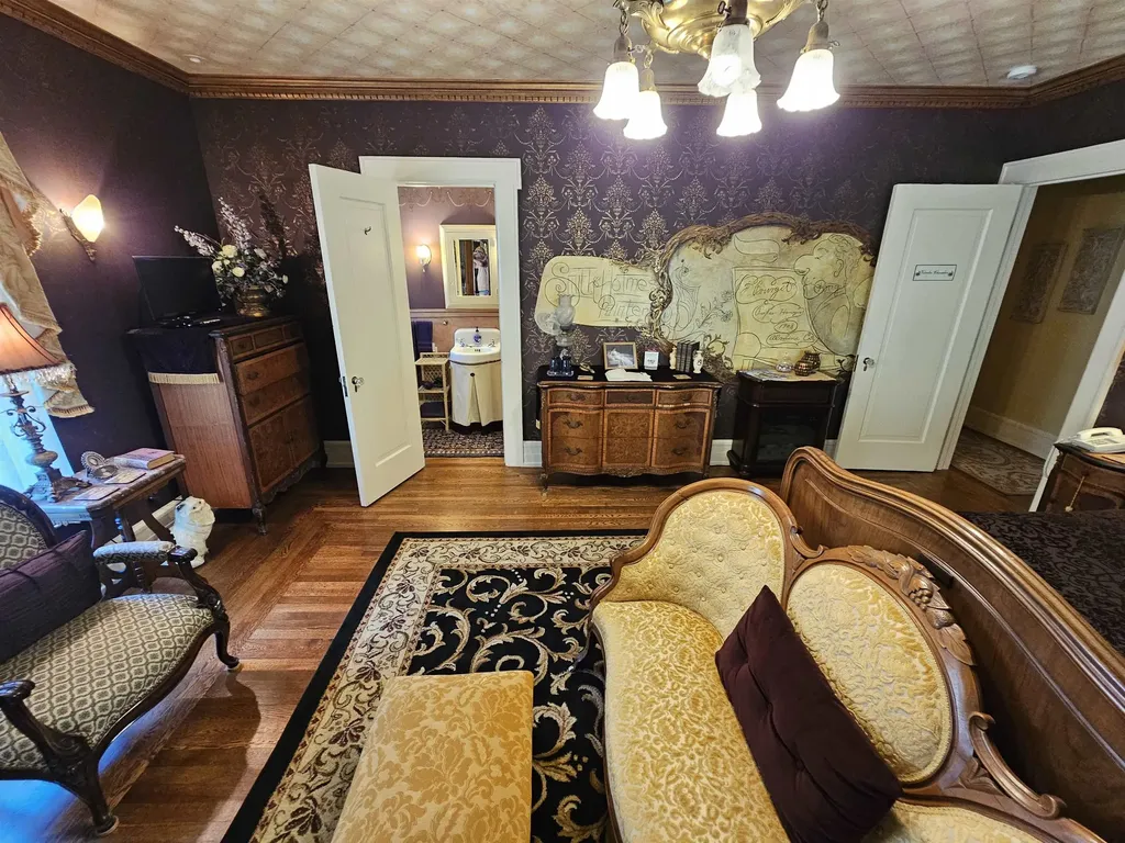 230 Wellington Traverse City City MI 49686