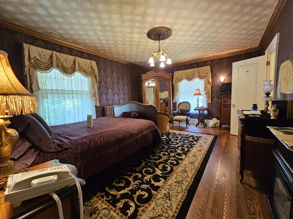 230 Wellington Traverse City City MI 49686