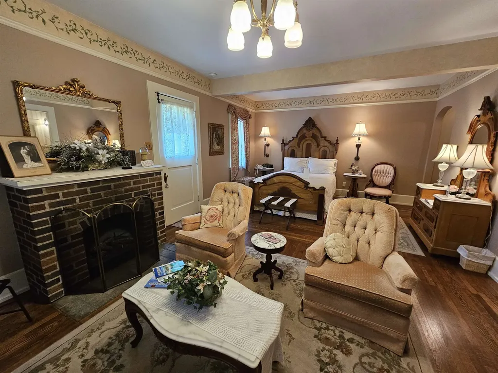 230 Wellington Traverse City City MI 49686