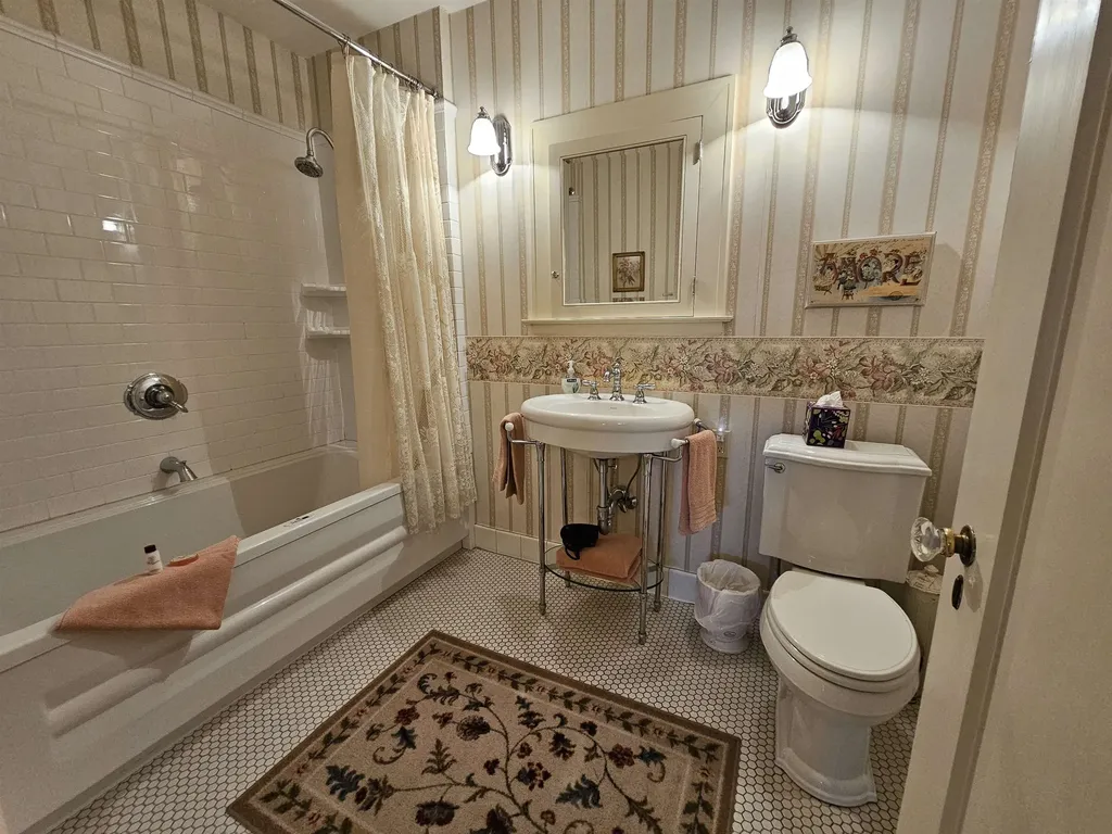 230 Wellington Traverse City City MI 49686