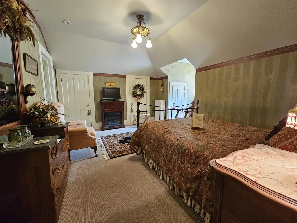 230 Wellington Traverse City City MI 49686