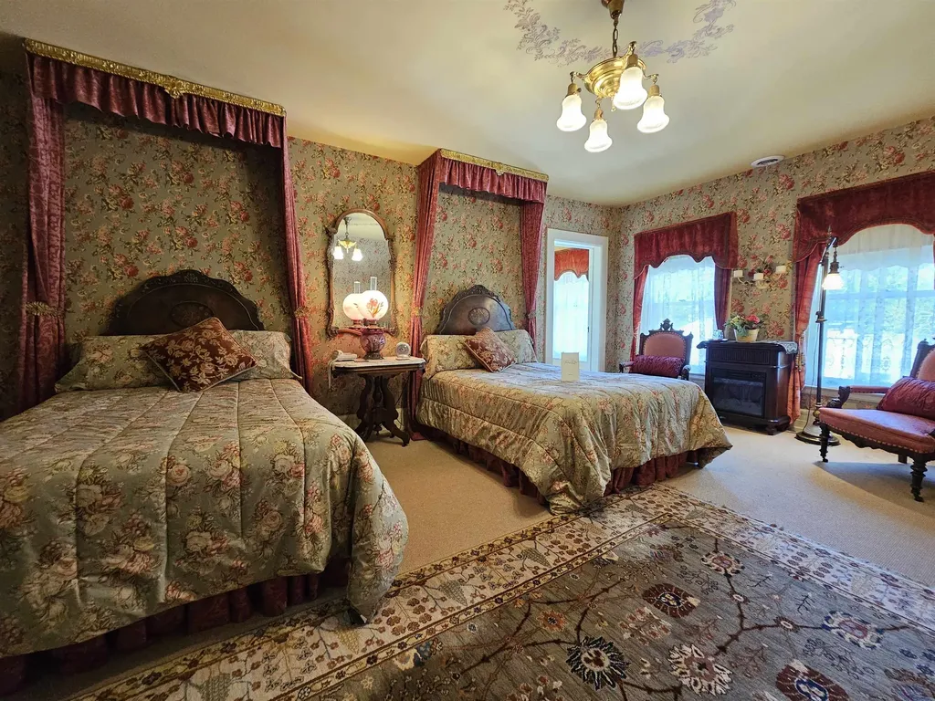 230 Wellington Traverse City City MI 49686