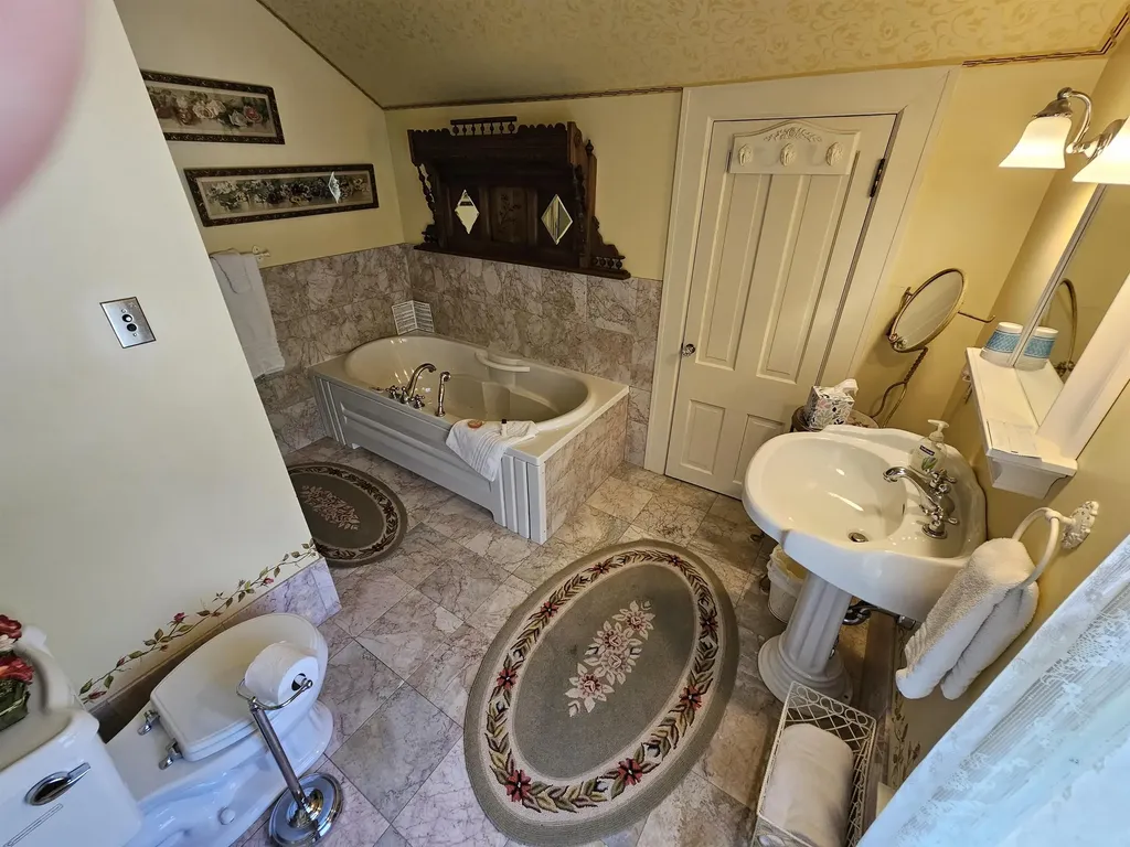 230 Wellington Traverse City City MI 49686