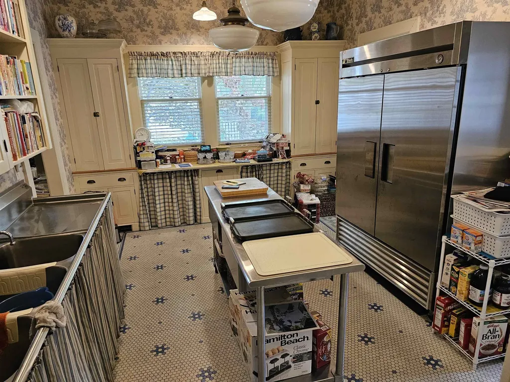 230 Wellington Traverse City City MI 49686