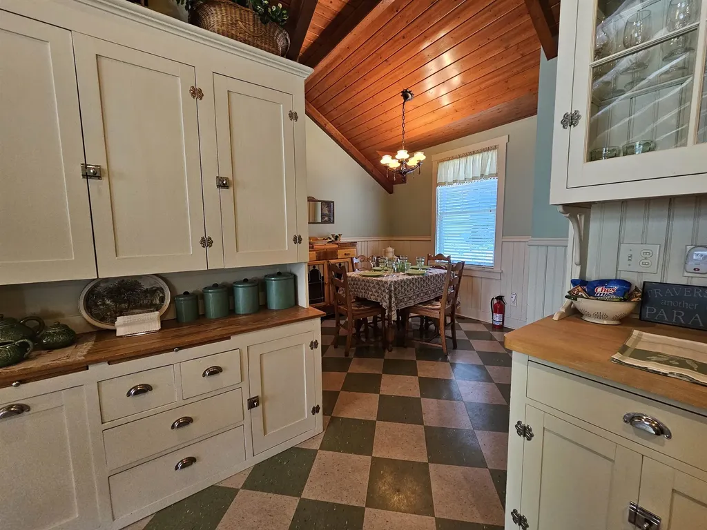 230 Wellington Traverse City City MI 49686