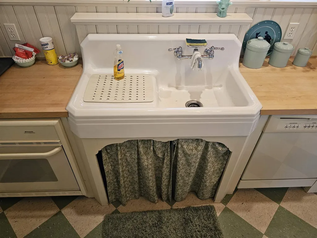 230 Wellington Traverse City City MI 49686