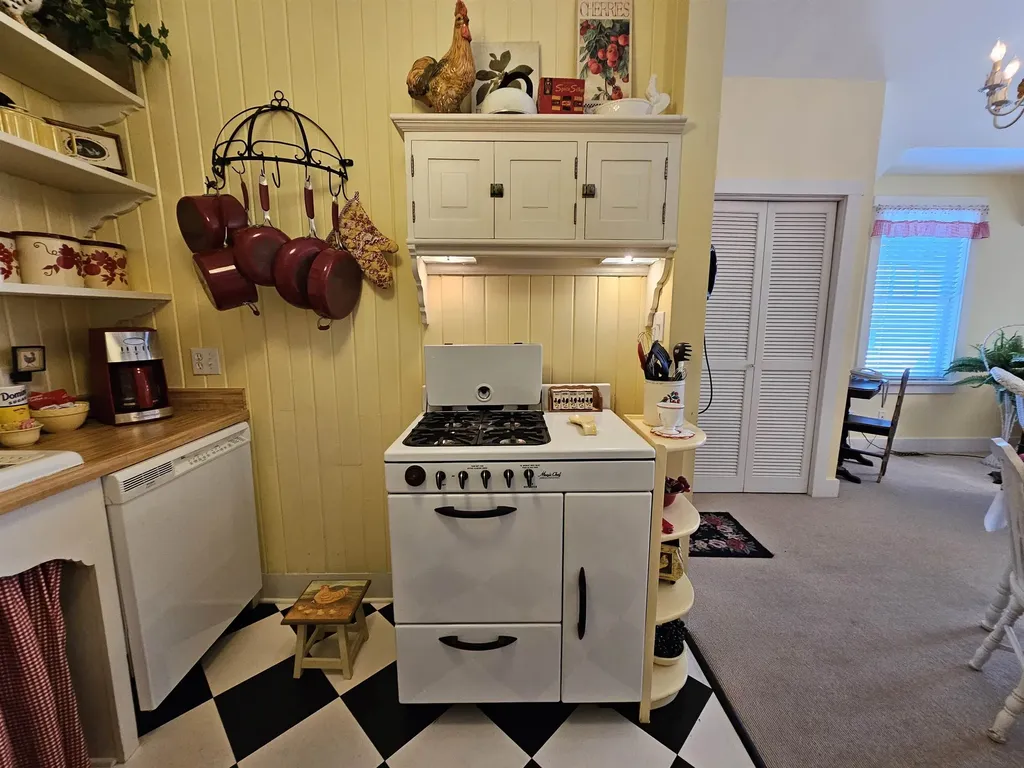 230 Wellington Traverse City City MI 49686