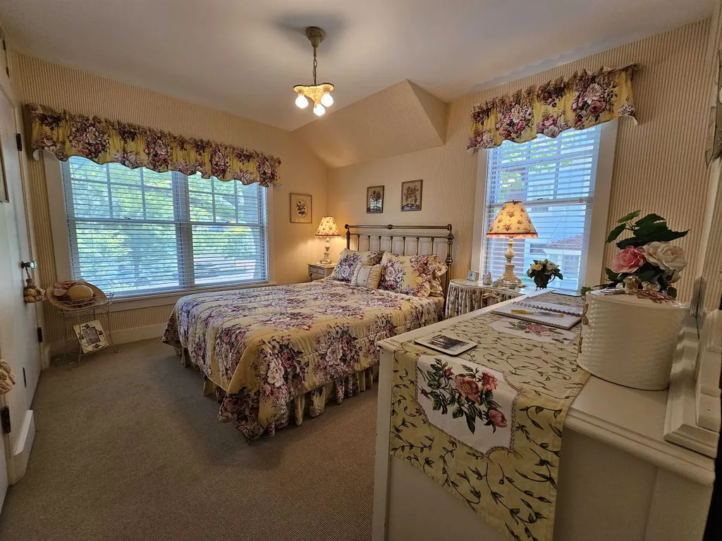 230 Wellington Traverse City City MI 49686