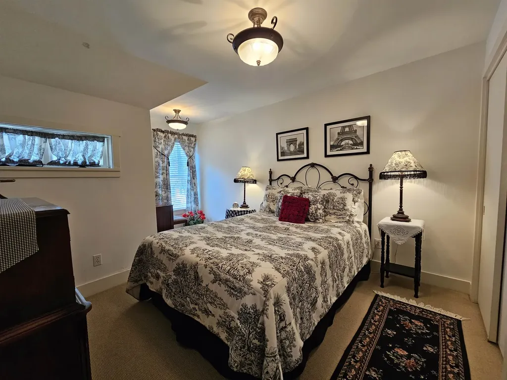 230 Wellington Traverse City City MI 49686