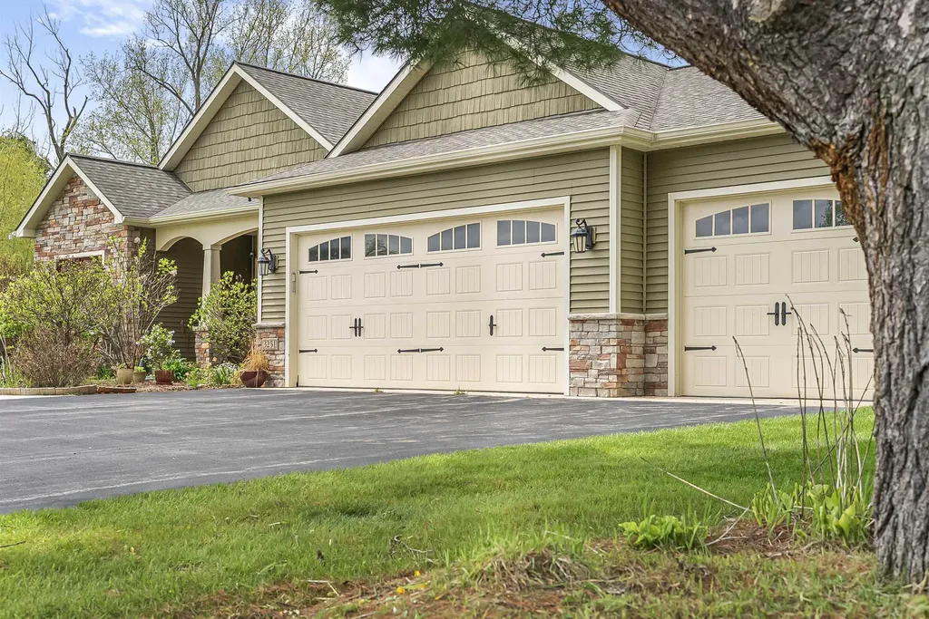 3251 Huellmantel Drive Long Lake Township MI 49685