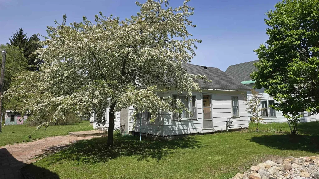 4132 Main Mayfield Township MI 49649