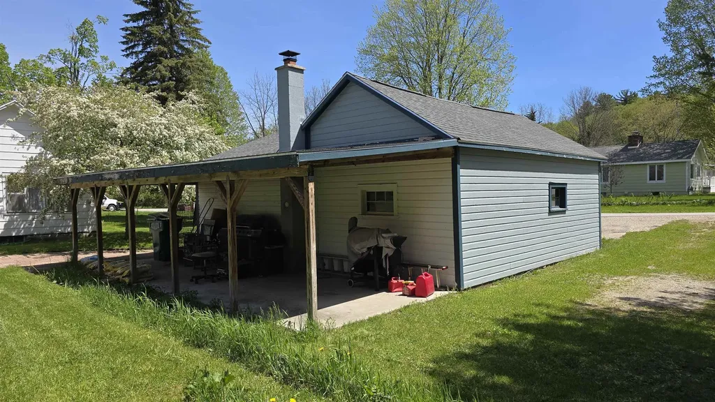 4132 Main Mayfield Township MI 49649