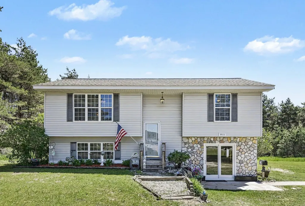 9933 Summit City Road Paradise Township MI 49649