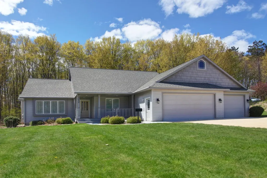 1432 Nightingale Lane Paradise Township MI 49649