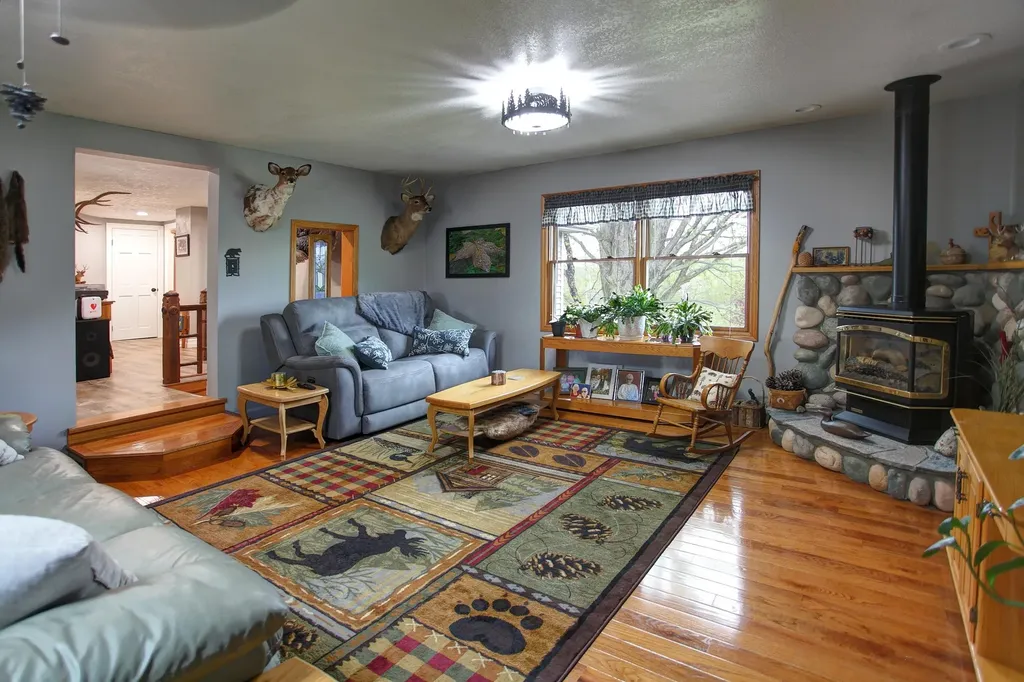 8201 Essex Road Banks Township MI 49729