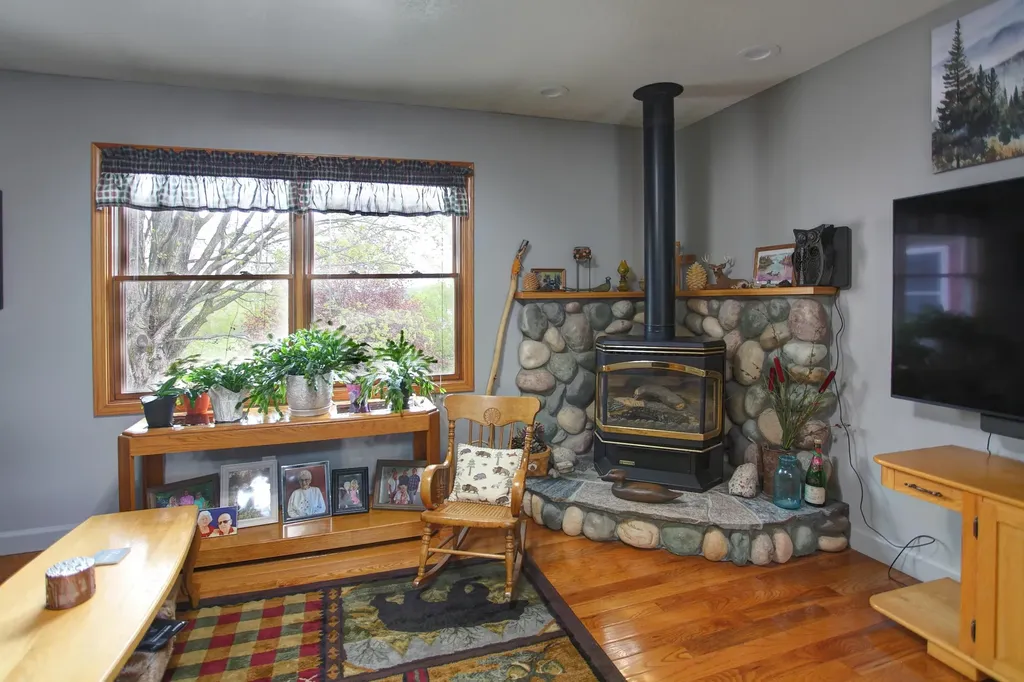 8201 Essex Road Banks Township MI 49729