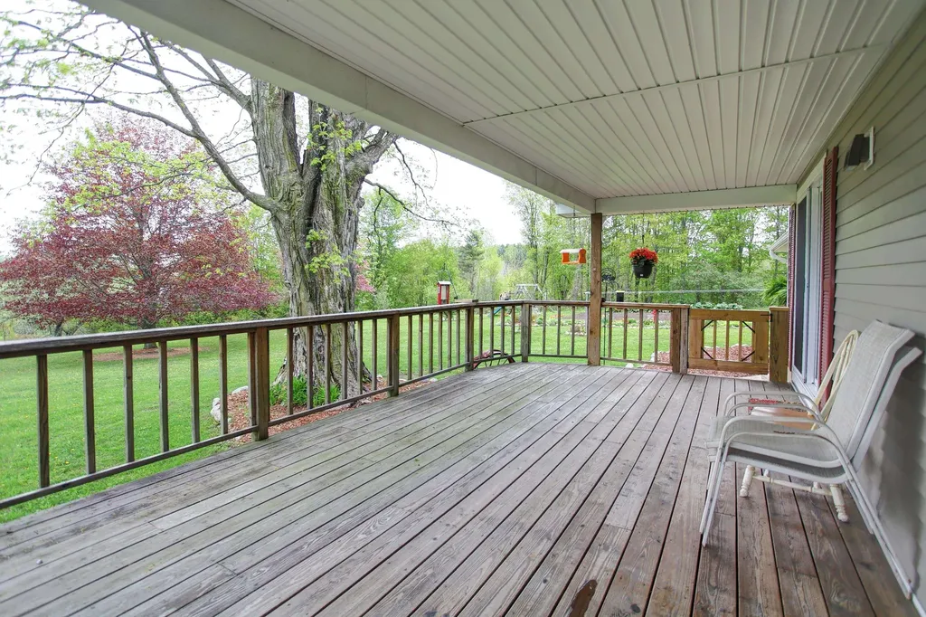8201 Essex Road Banks Township MI 49729