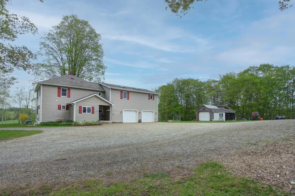 8201 Essex Road Banks Township MI 49729
