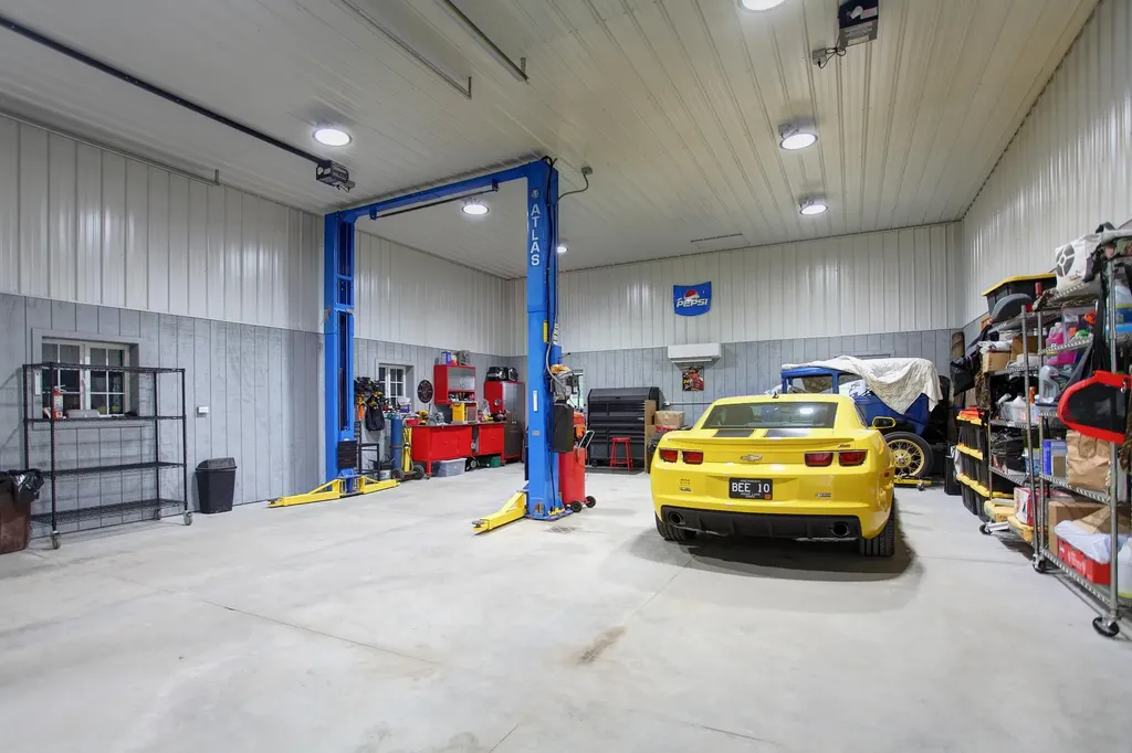 8201 Essex Road Banks Township MI 49729