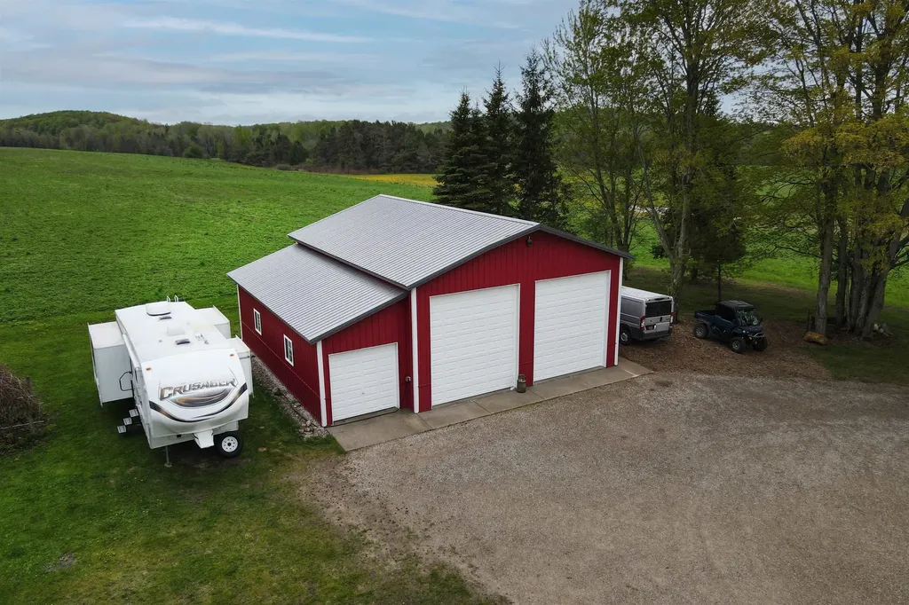8201 Essex Road Banks Township MI 49729