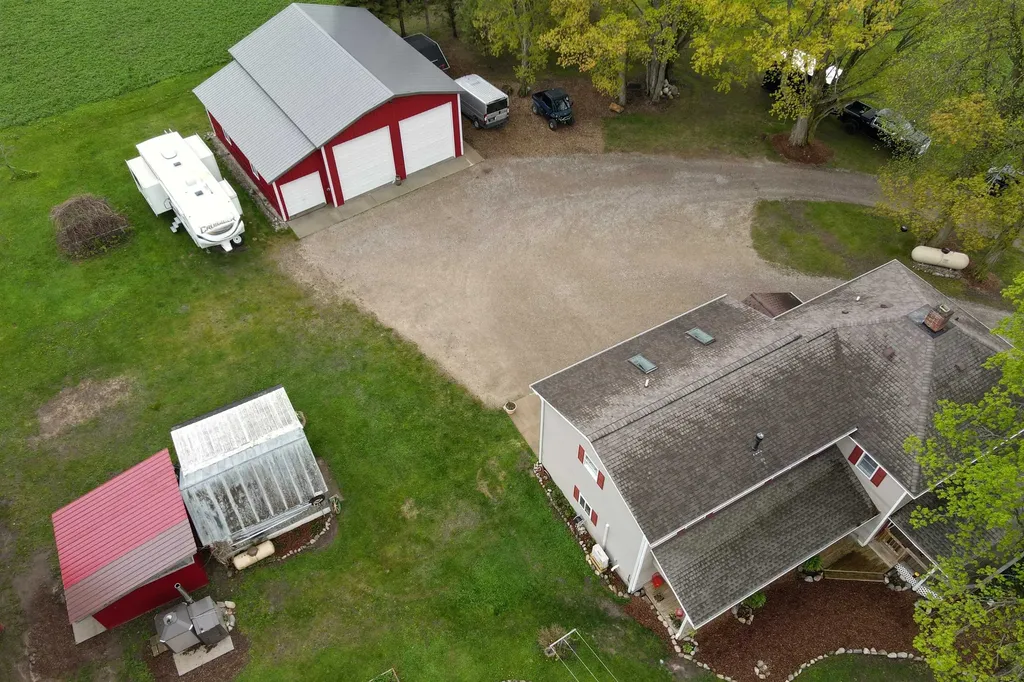 8201 Essex Road Banks Township MI 49729