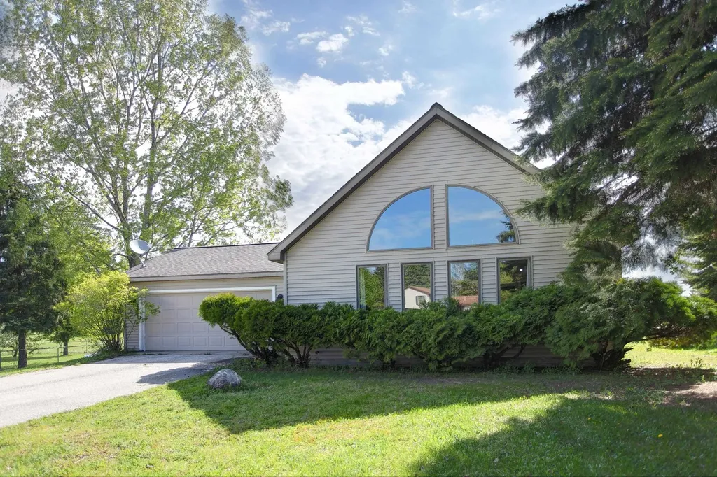 12325 Lincoln Hollow Court Elmwood Charter Township MI 49621